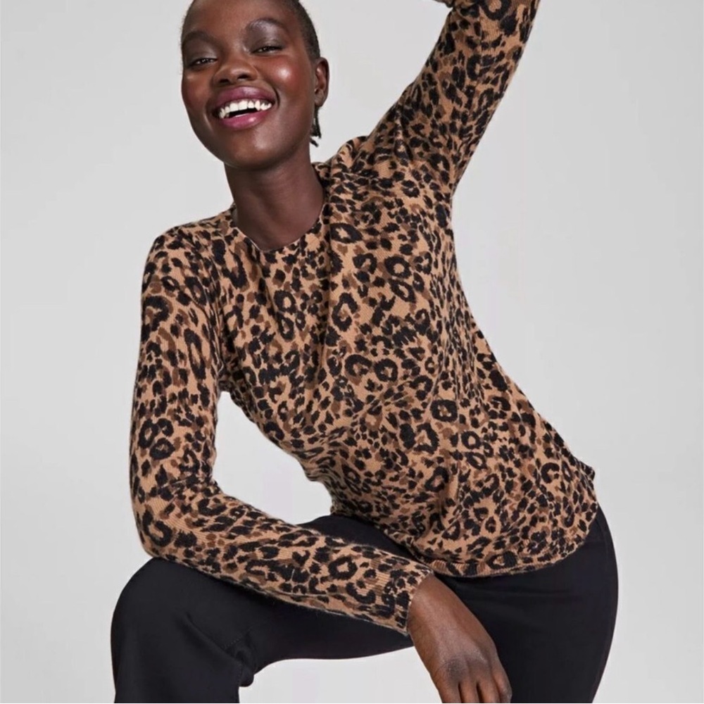 Charter Club Luxury Cashmere Leopard Print Long Sleeve Crewneck Sweater R13C